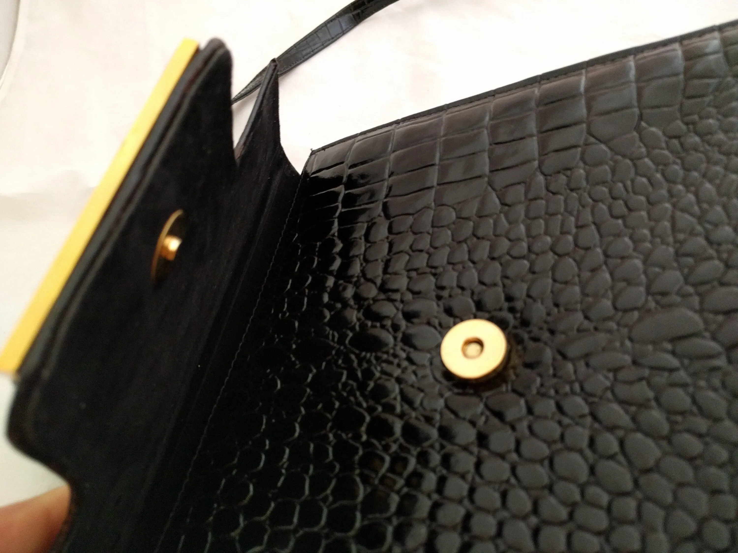 1980s Black Embossed Leather Handbag – Elegant Shoulder Bag, Classic 80s Style, Beautiful Textured Leather